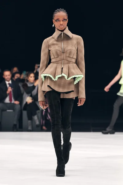 Look 33